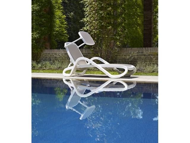 Шезлонг-лежак пластиковый Alfa белый, тортора 1700-1945х710х850 мм