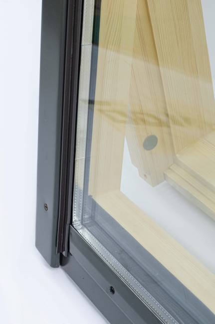 Мансардное окно FTP (CH) со среднеповоротным типом открывания