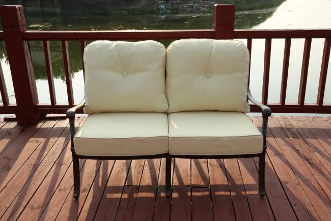 Диван двухместный Madrid из литого алюминия Диван двухместный Madrid из литого алюминия