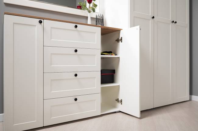 Комод Остин 16.221 с тумбой две дверки цвет белый шагрень/дуб крафт золотой Комод Остин 16.221 с тумбой две дверки цвет белый шагрень/дуб крафт золотой