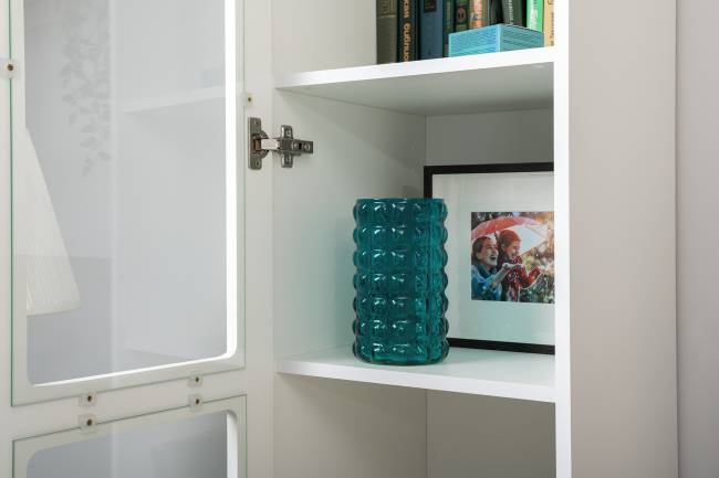 Пенал-витрина в гостиную Остин 16.394.03 цвет белый шагрень/дуб крафт золотой Пенал-витрина в гостиную Остин 16.394.03 цвет белый шагрень/дуб крафт золотой