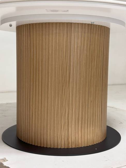 Стол MESA D120 цвет БЕЛЫЙ МРАМОР M326 / Каркас OAK, ®DISAUR