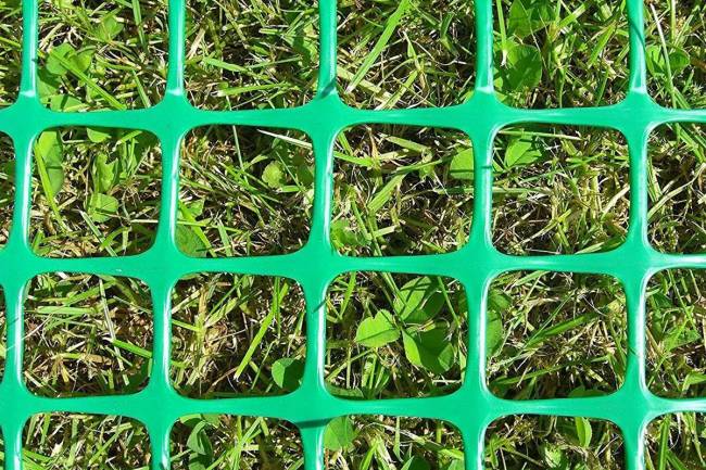 Сетка пластиковая от кротов Black Mole 1х10 м (10 кв.м.) Сетка пластиковая от кротов Black Mole 1х10 м (10 кв.м.)