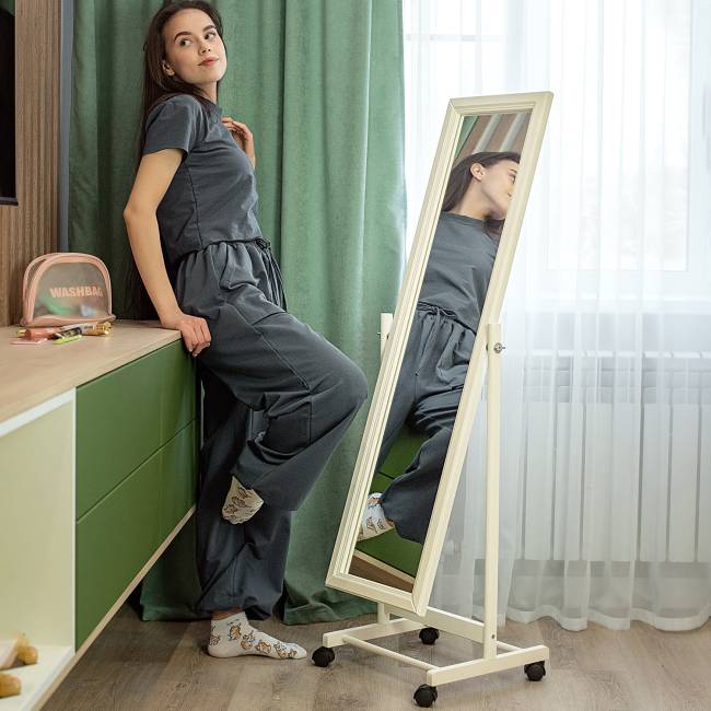 Зеркало напольное BeautyStyle 27 слоновая кость 135 см х 42,5 см Зеркало напольное BeautyStyle 27 слоновая кость 135 см х 42,5 см
